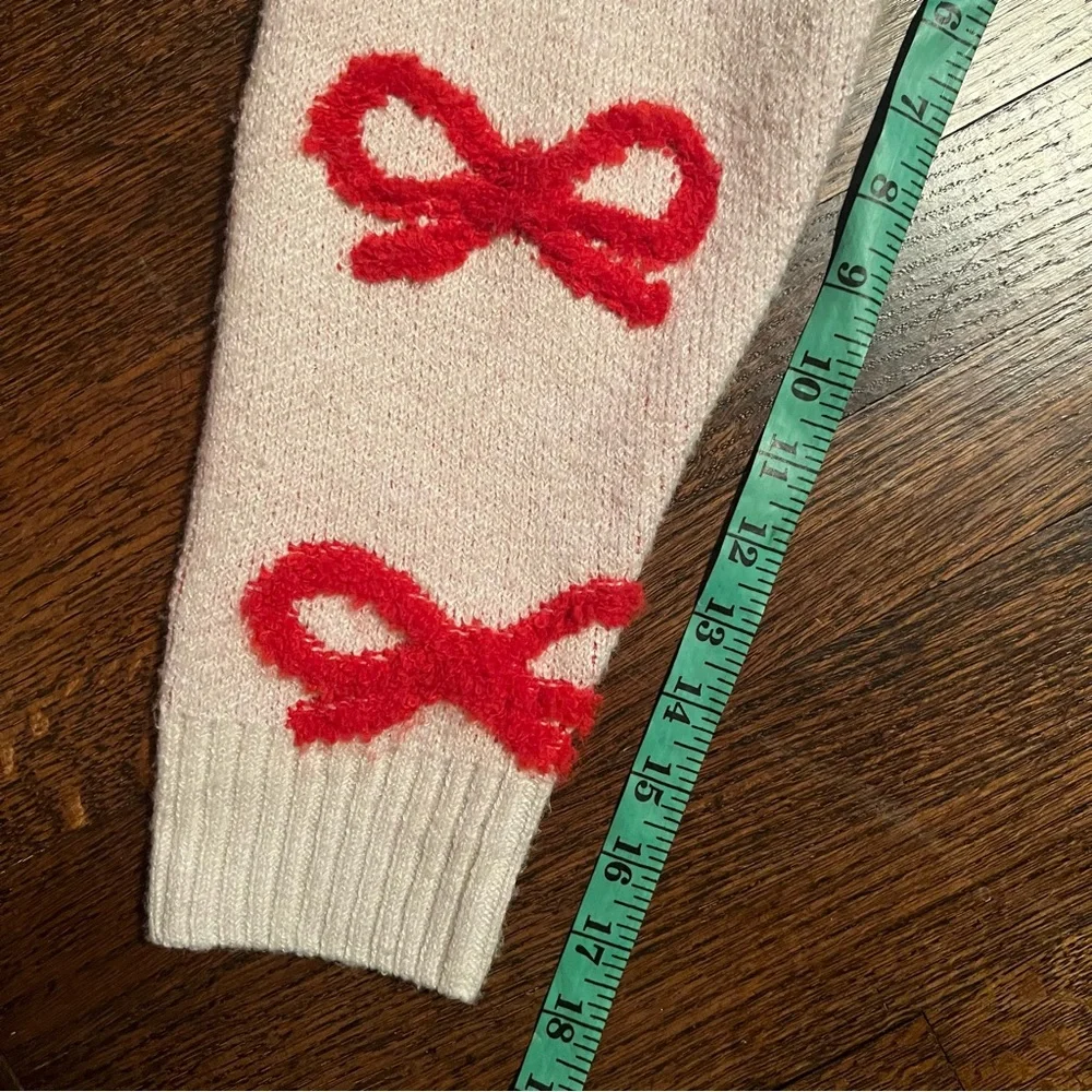 VIci cream with red bow cropped sweater size medium